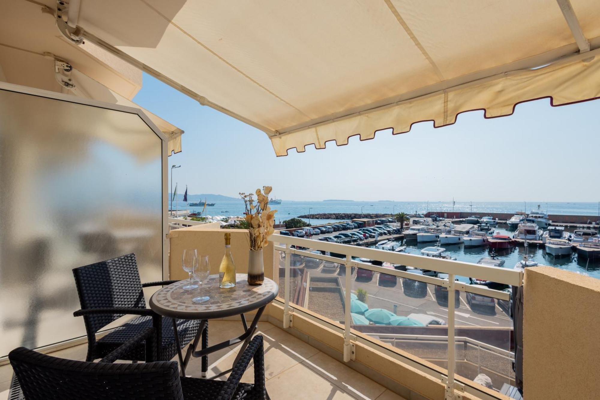 Riviera Beach Hotel Манделю-ла-Напул Екстериор снимка